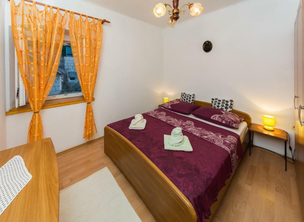 Apartment Leut With Spacious Terrace And Sea View Slatine Exterior foto